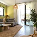 شقة Solenne - Stylish 2-br & Balcony In *