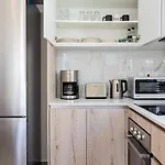 Solenne - Stylish 2-br & Balcony In Lejlighed Larnaca