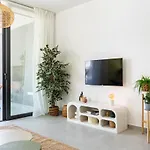 Solenne - Stylish 2-br & Balcony In شقة لارنكا