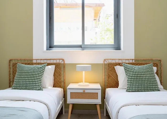 Solenne - Stylish 2-br & Balcony In *