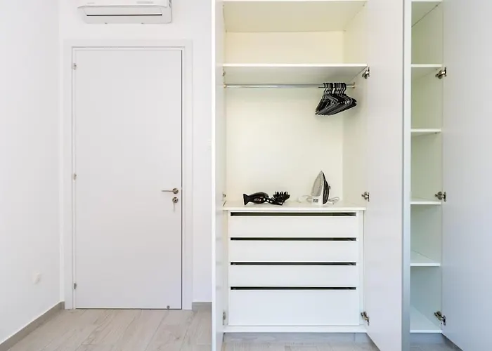 Solenne - Stylish 2-br & Balcony In Ларнака