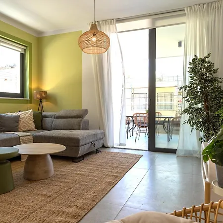 Lejlighed Solenne - Stylish 2-br & Balcony In *