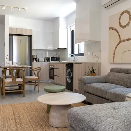 Solenne - Stylish 2-Br Apartment & Balcony In Larnaca * Larnaca