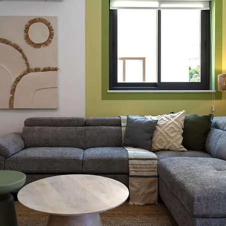 Apartment Solenne - Stylish 2-Br Apartment & Balcony In Larnaca