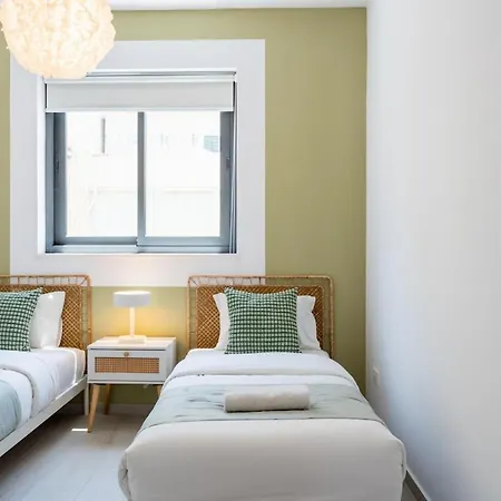 Solenne - Stylish 2-br & Balcony In Lejlighed