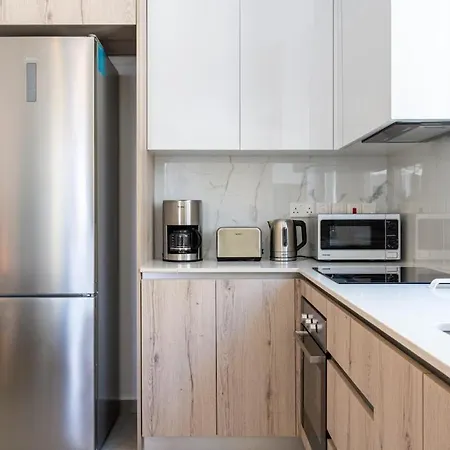 Lejlighed Solenne - Stylish 2-br & Balcony In Larnaca