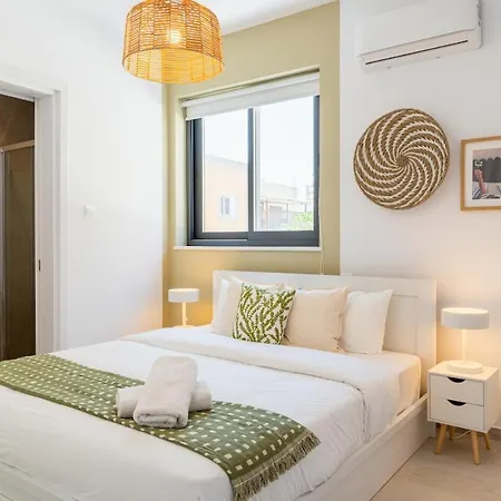 Lejlighed Solenne - Stylish 2-br & Balcony In *