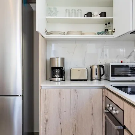 Solenne - Stylish 2-br & Balcony In Lejlighed Larnaca