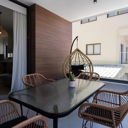 Solenne - Stylish 2-Br Apartment & Balcony In Larnaca Larnaca