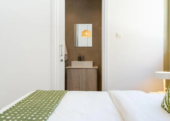 Solenne - Stylish 2-br & Balcony In Apartamento